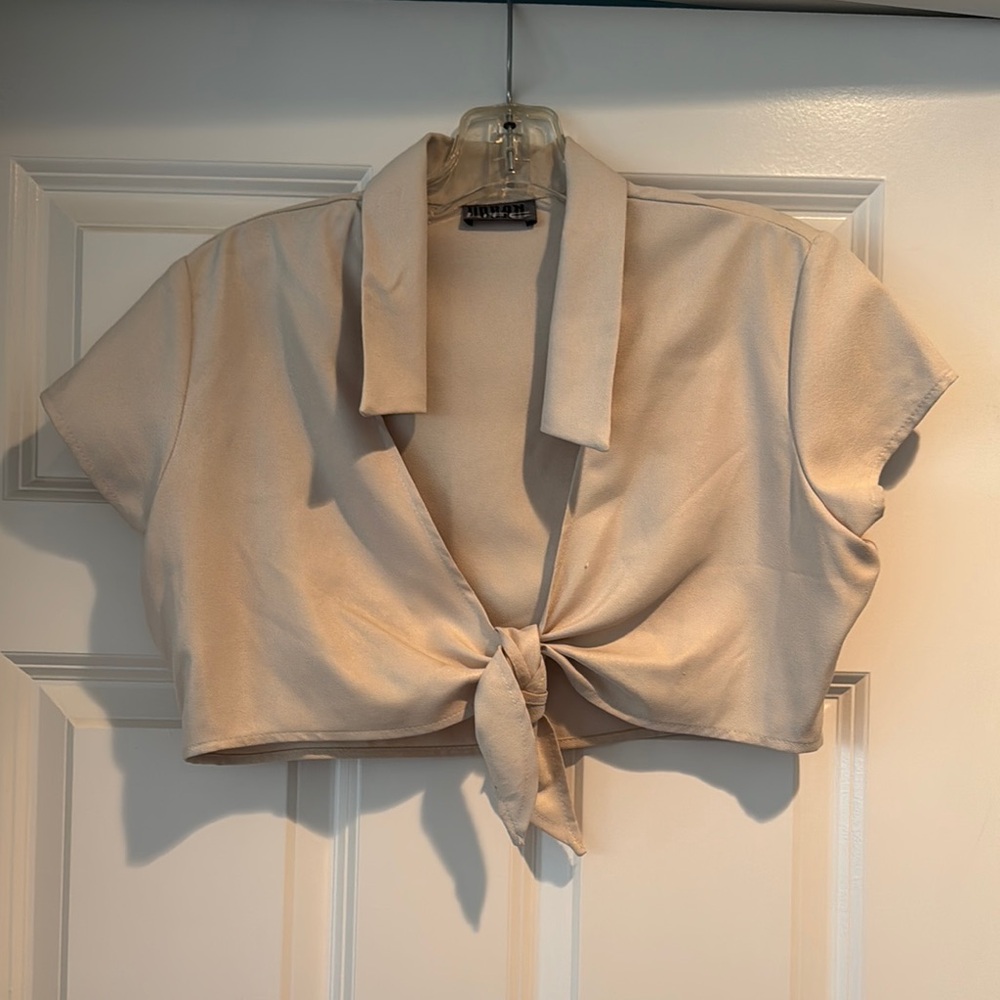 Cream Notched Collar Tie-Front Crop Button Down Shirt